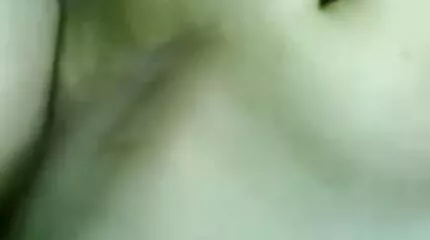 Flickan kom för att suga. svensk amatör por