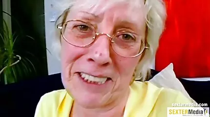Chloe knullar svensk porr free med mammas älskare.
