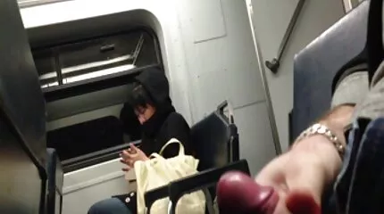 Grannen slickar fitta av svenska amatörer porn en blond vän.