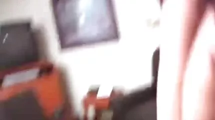Cum på runda svensk snapchat porn rumpa.