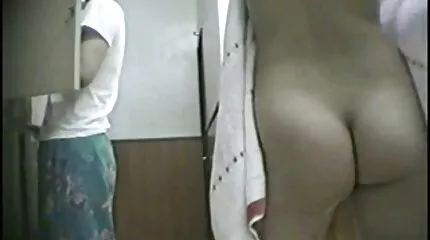 Han porrvideo svensk tillfredsställde Chloe Tempels sexuella hunger.